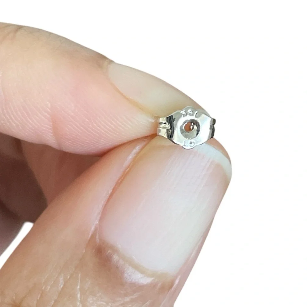 1pc Singular Silver Open Cross Stud Earring (NOT A PAIR)